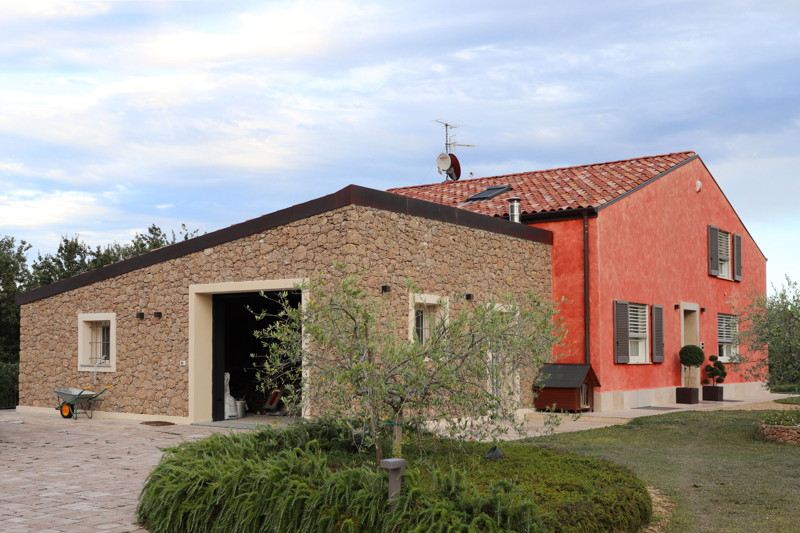 Villa rurale in legno e bioedilizia ad Albenga, in Liguria