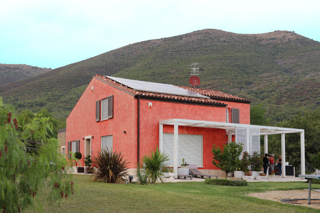 Villa rurale in legno e bioedilizia ad Albenga, in Liguria
